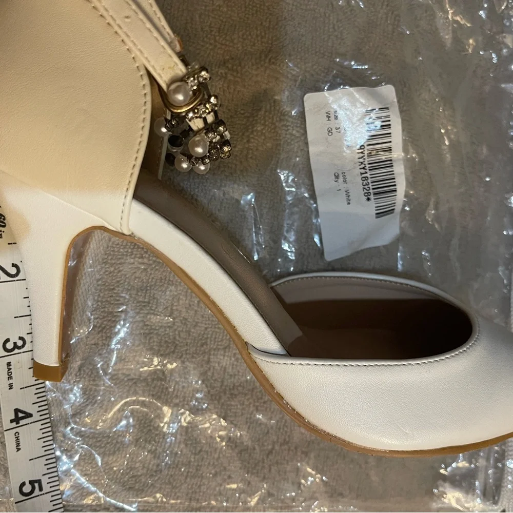 Wedding White Heels with pearl ankle strap new! Never worn women’s size 6 1/2 - Picture 3 of 5